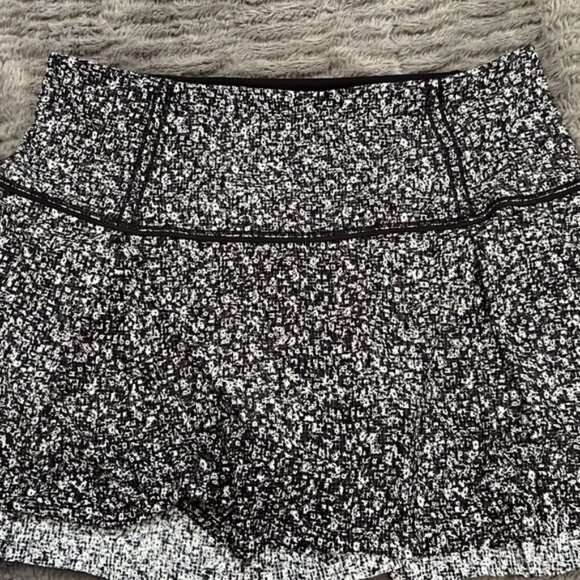 Lululemon Athletica Lost in Pace - 8 - Black and White skirt skort - Picture 1 of 5